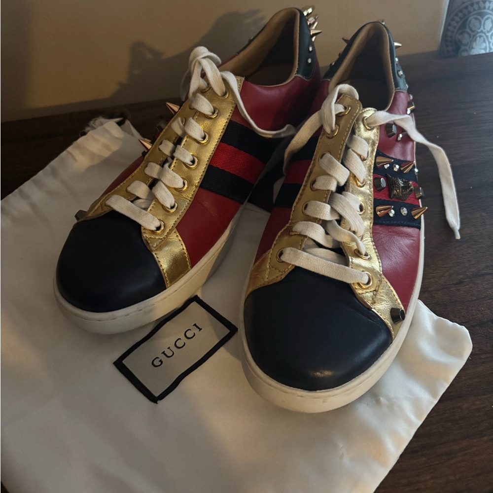Red ,blue and gold ..like new Gucci shoes..only worn a few times…